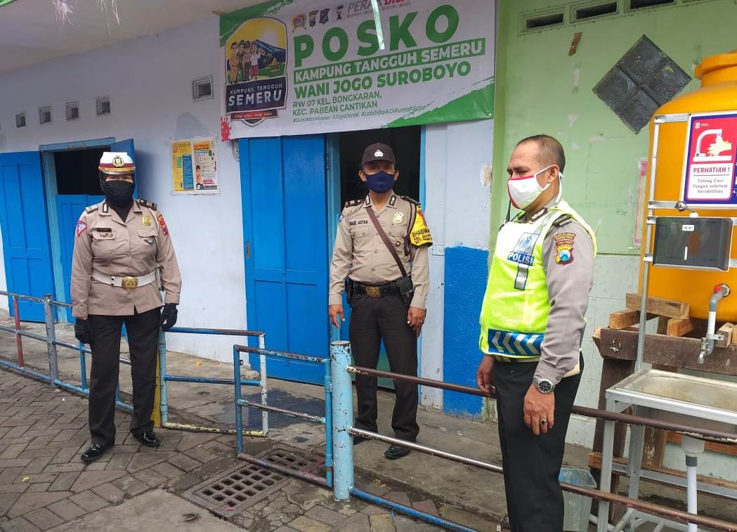 Polsek Pabean Cantikan Kunjungan Ke Kampung Tangguh RW 07 Bongkaran