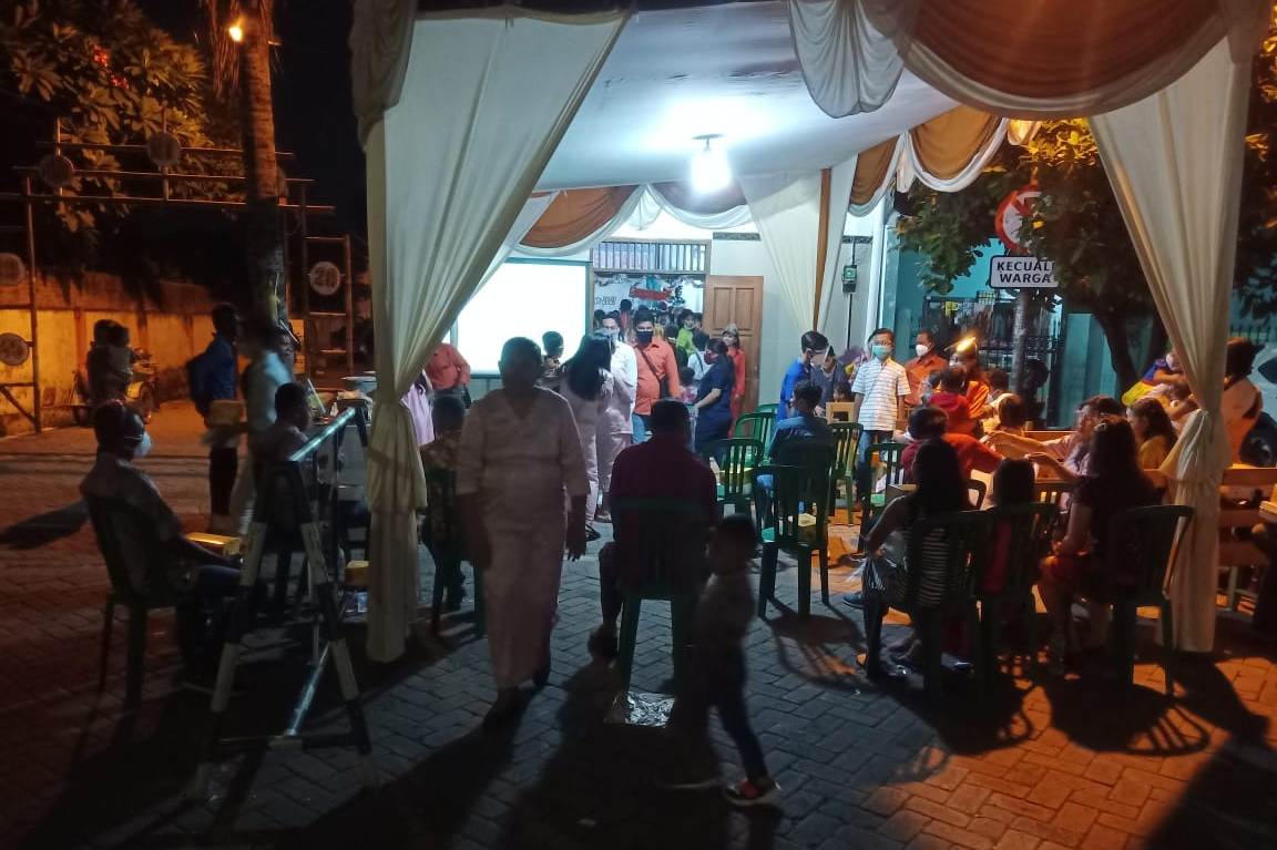 Polsek Semampir Gelar Pengamanan Kebaktian Natal di Gereja Pantekosta Elim