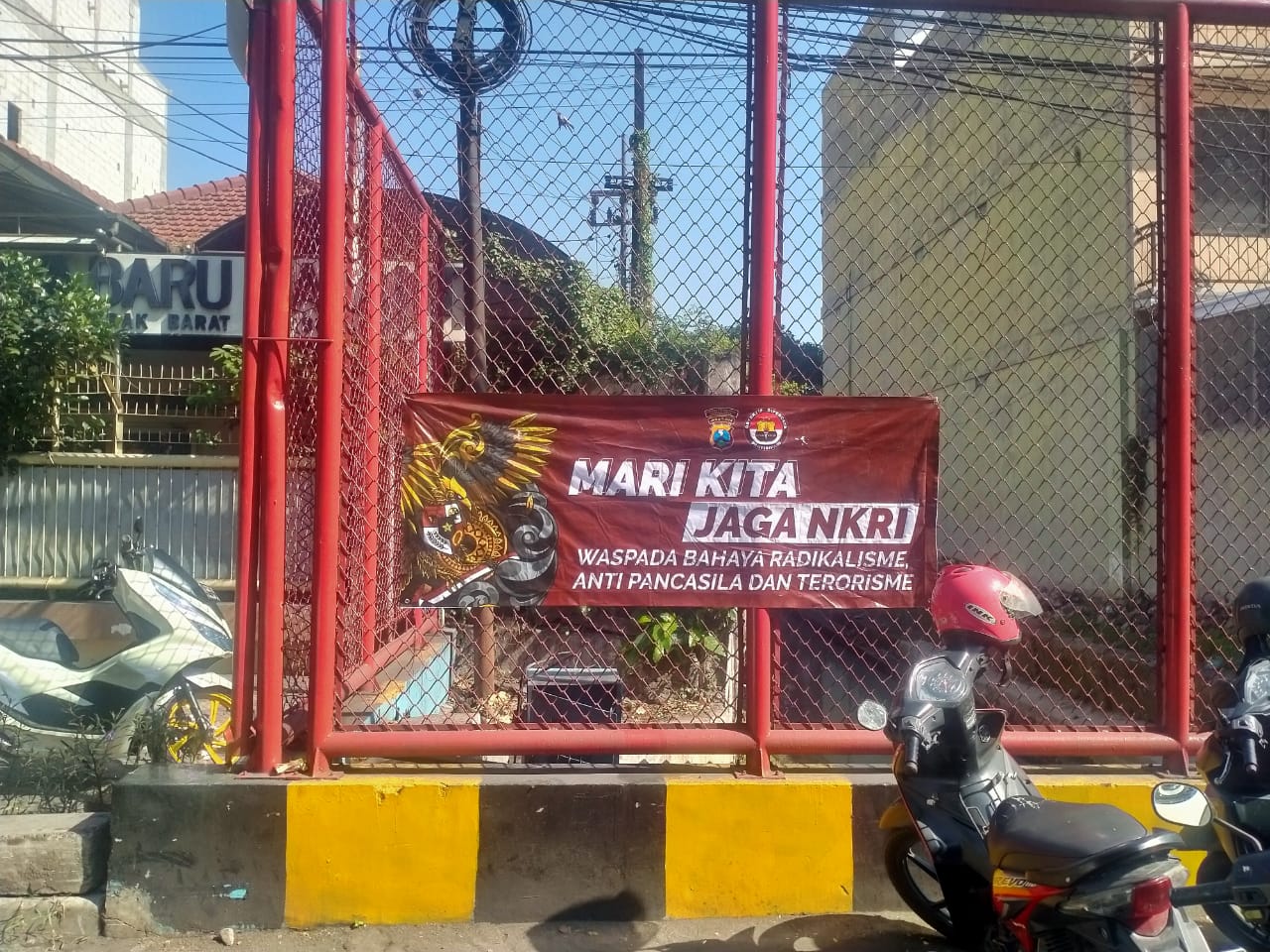Polres Tanjung Perak Cegah Penyebaran Radikal Lewat Spanduk