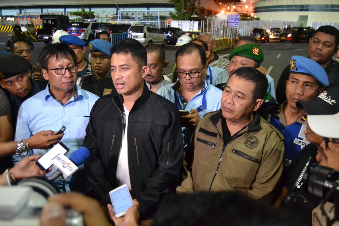 Kapolres memberikan keterangan kepada wartawan terkait bom di Terminal GSN