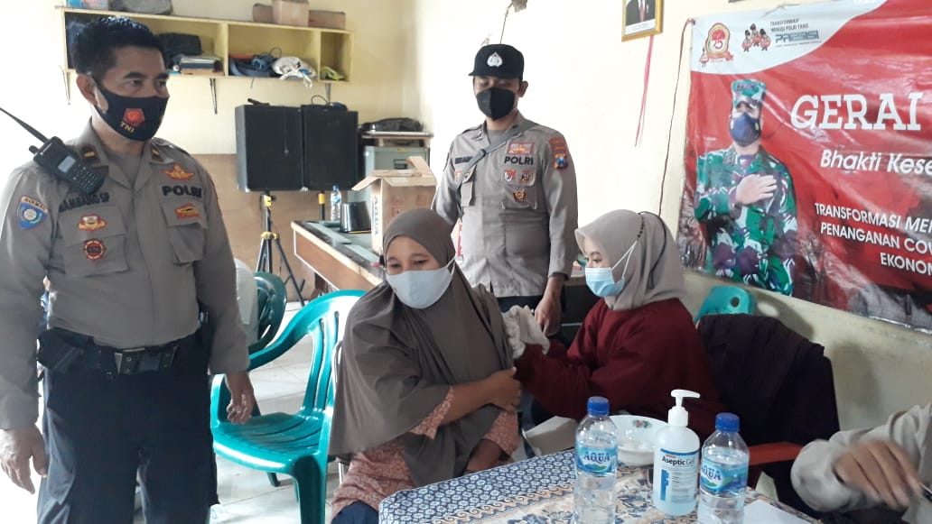 MUDAHNYA IKUT VAKSIN, MELALUI PROGRAM HOME CARE VAKSIN DI KELURAHAN GENTING KALIANAK POLSEK ASEMROWO