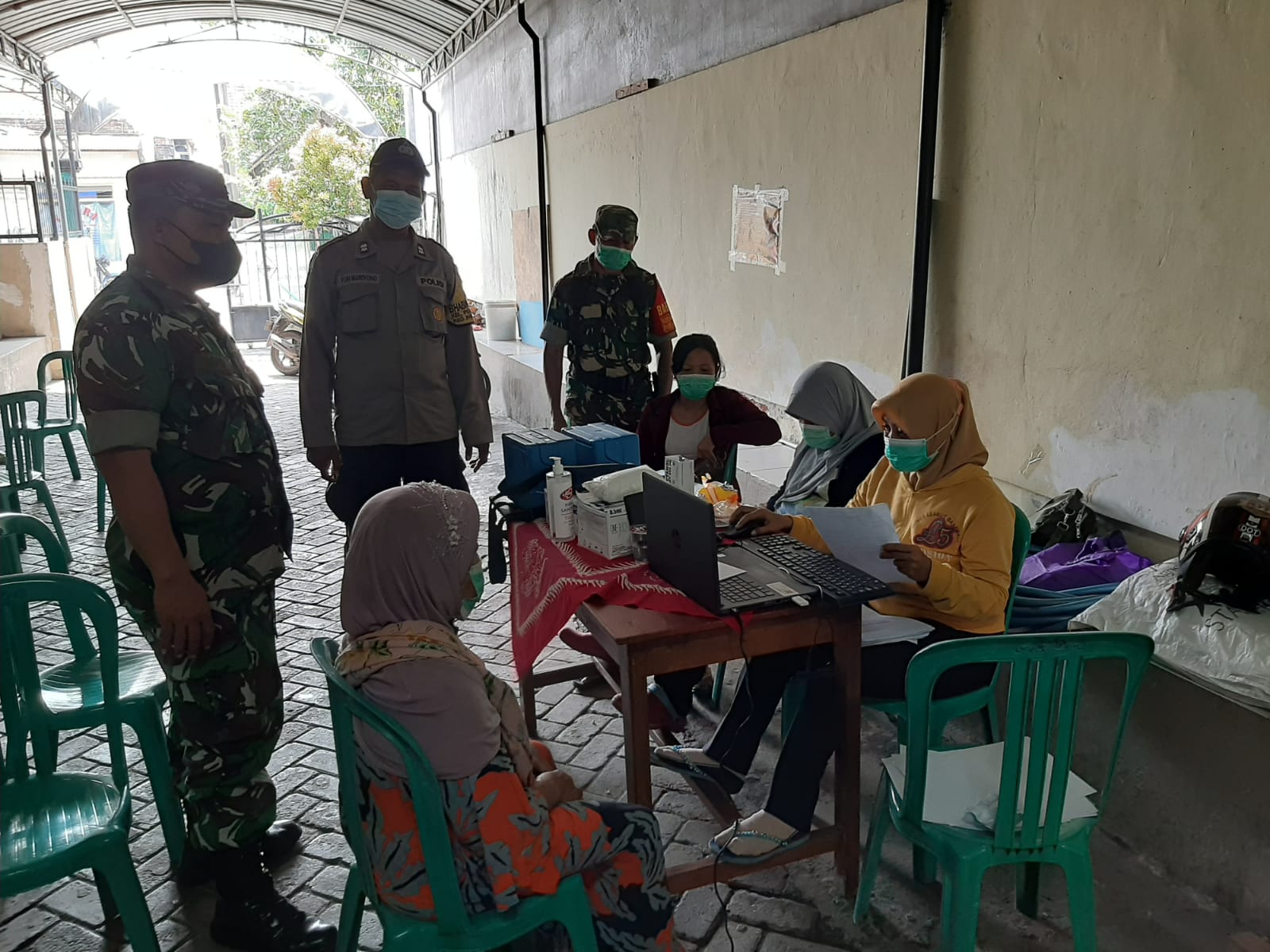 Polsek Pabean Cantikan Lakukan Kegiatan Vaksinasi, Sediakan Dosis 1 dan 2 Untuk Warga