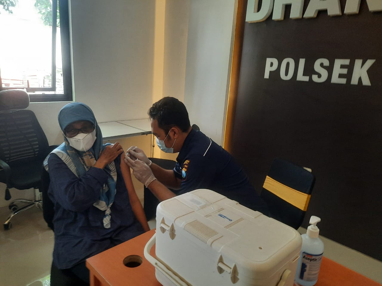 Polsek Pabean Cantikan Laksanakan Kegiatan Vaksinasi Covid-19 Booster Untuk Masyarakat Umum, Sediakan Jenis Pfizer