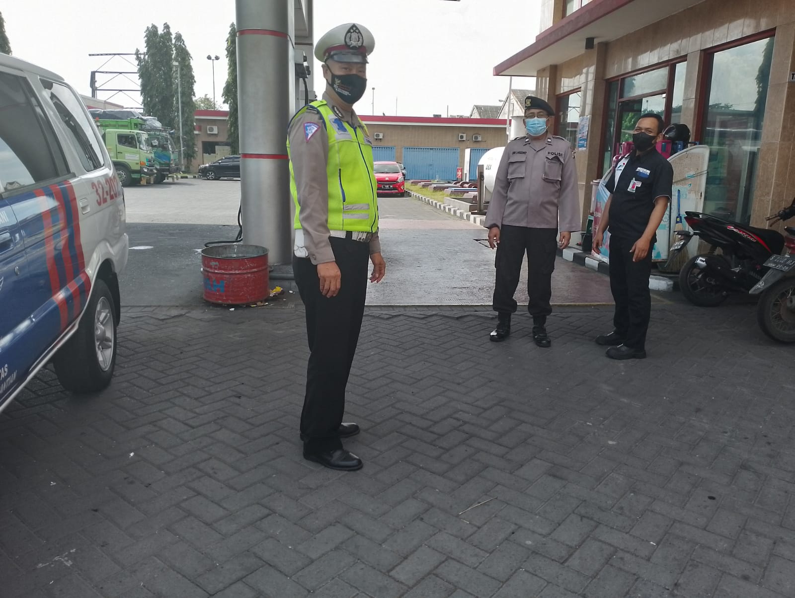 Polsek Pabean Cantikan Lakukan Patroli Antisipasi 3C di SPBU, Ingatkan Masyarakat Untuk Selalu Waspada