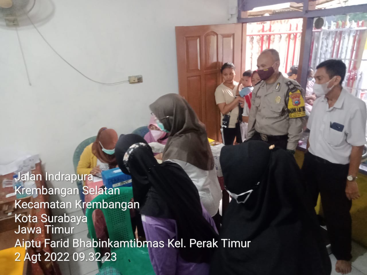 Polsek Pabean Cantikan Kawal Jalannya Vaksinasi di Jalan Indrapura, Pastikan Berjalan Aman dan Lancar