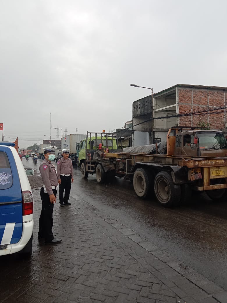 Polsek Krembangan Lakukan Giat Patroli Harkamtibmas di Jalan Kalianak Timur, Antisipasi Kerawanan