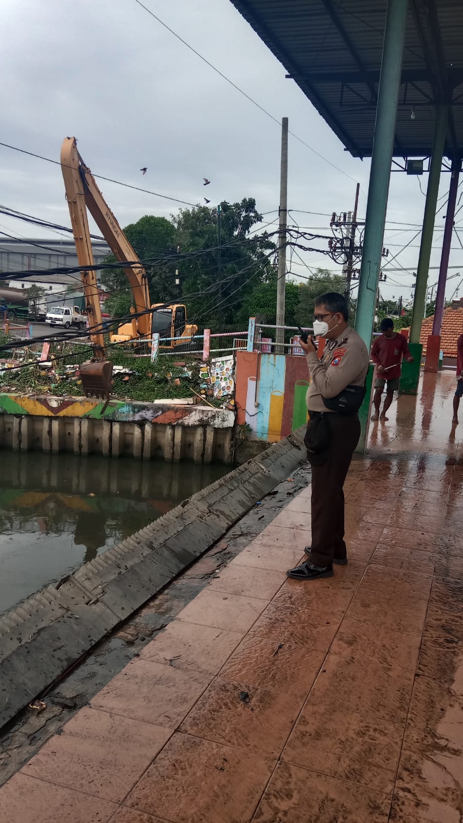Polsek Asemrowo Laksanakan Patroli Pintu Air Balong, Antisipasi Adanya Kenaikan dan Potensi Banjir