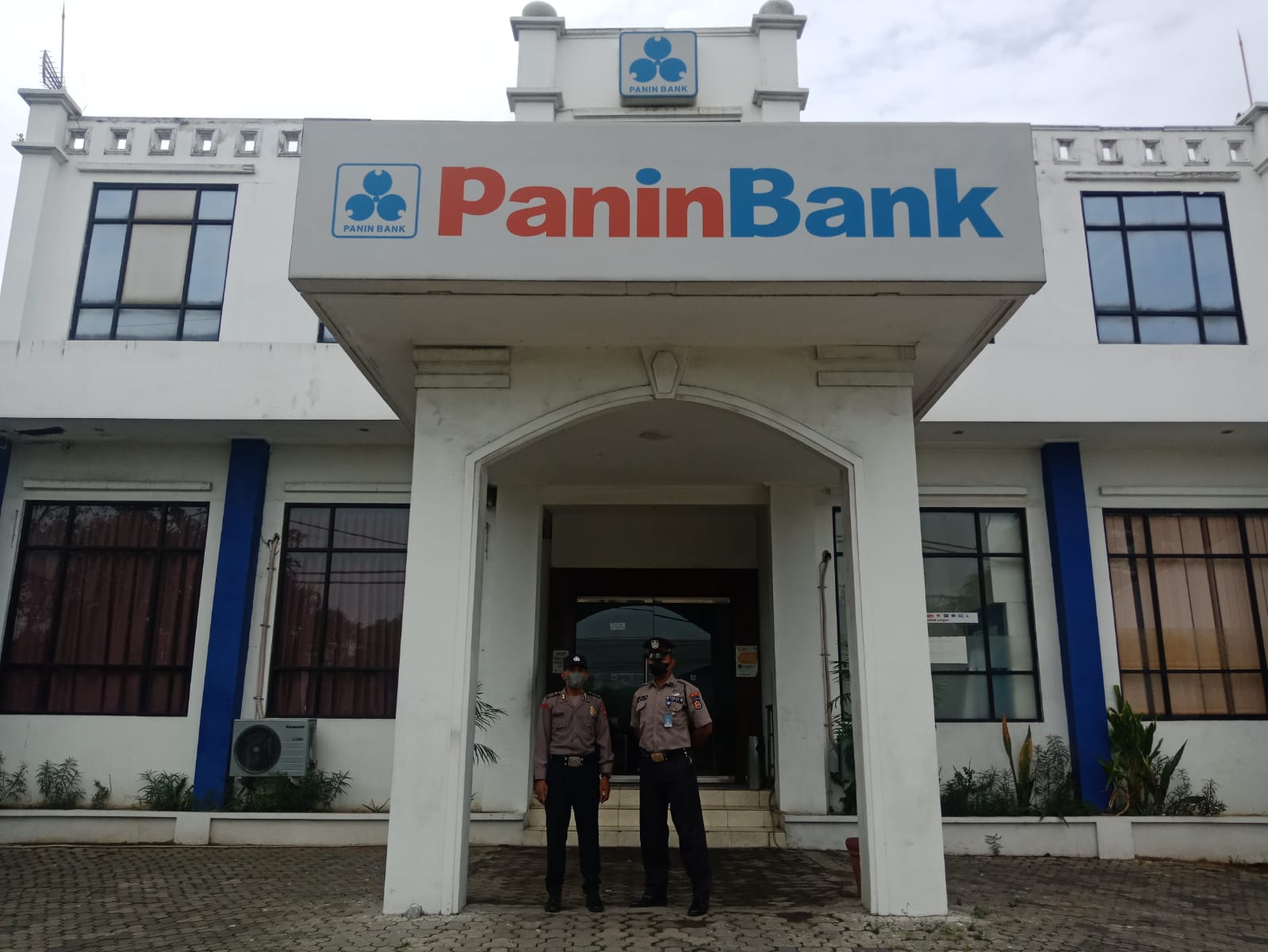 Polsek Asemrowo Laksanakan Pemantauan Objek Vital Bank Panin, Situasi Terpantau Kondusif