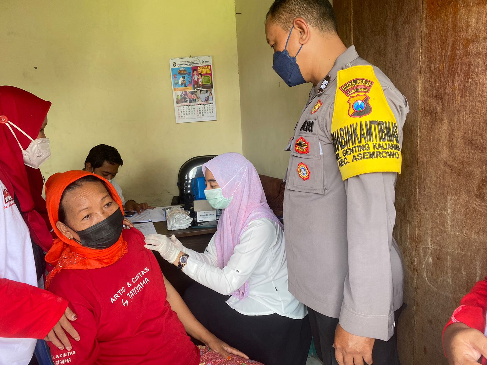 Polsek Asemrowo Laksanakan Giat Pegamanan Vaksinasi, Pastikan Berjalan Lancar