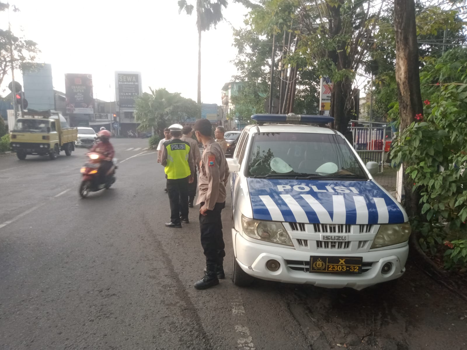 Polsek Krembangan Laksanakan Patroli Paket Kalam Ramadhan Menjelang Buka Puasa, Antisipasi Kemacetan