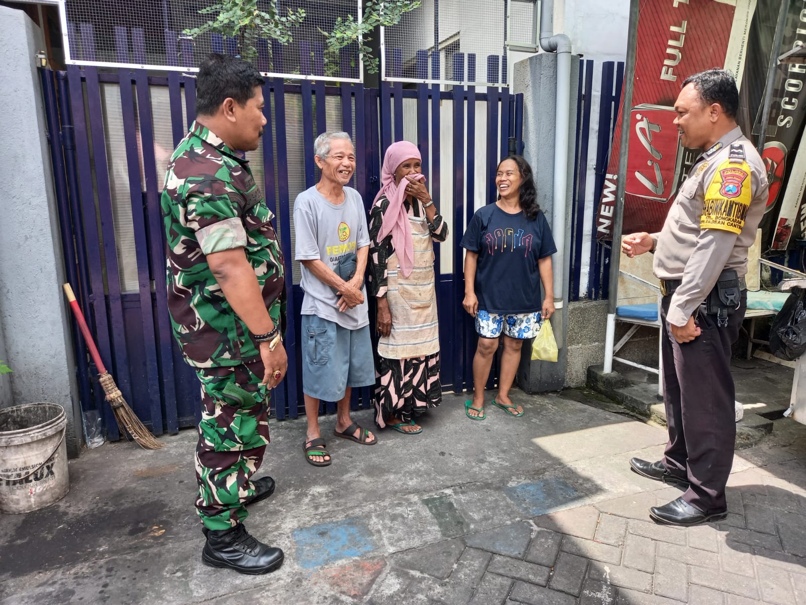 Polsek Pabean Cantikan Sambang Warga Sampaikan Himbauan Libur Lebaran