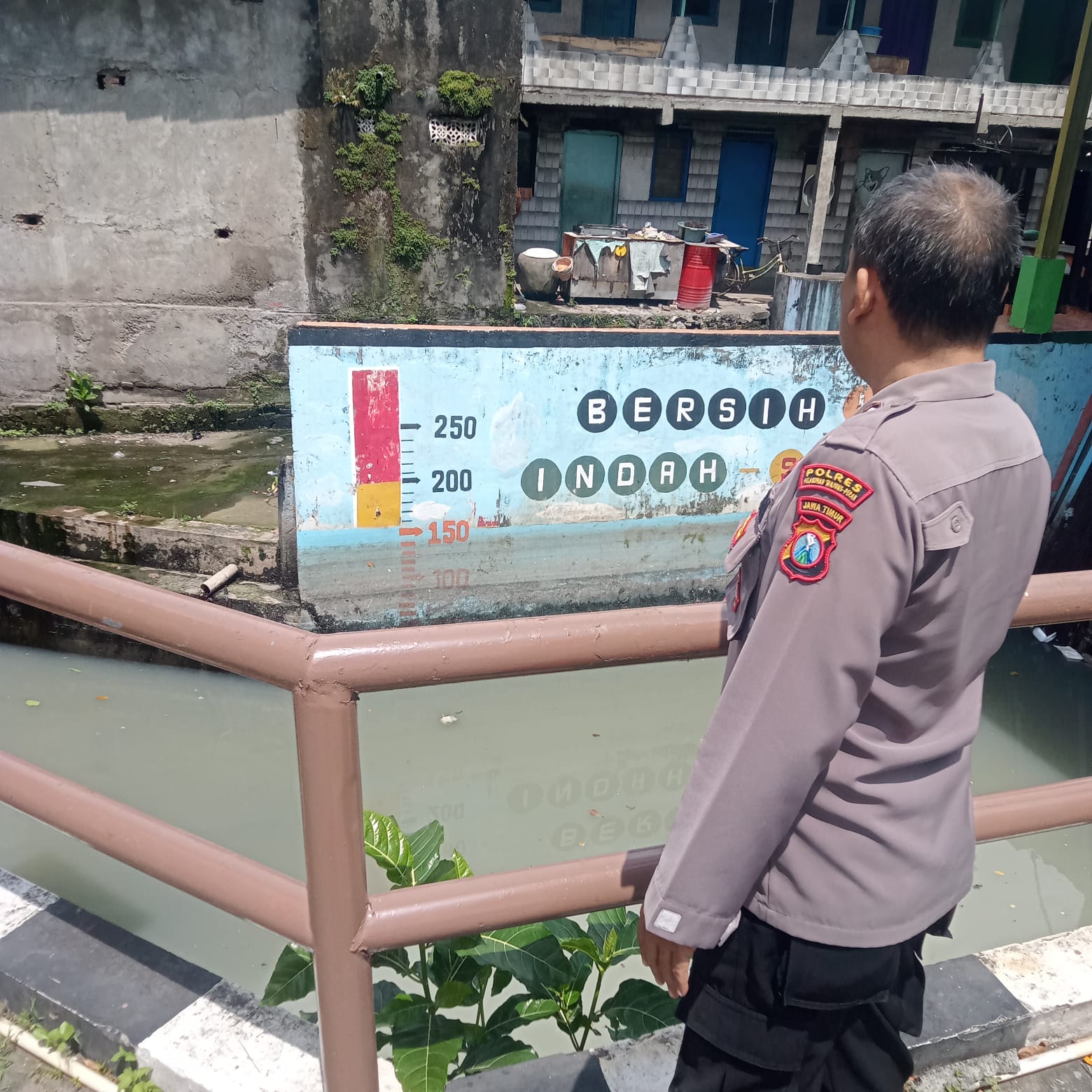 Polsek Krembangan Laksanakan Pengecekan Debit Pompa Air Waspada Adanya Kenaikan