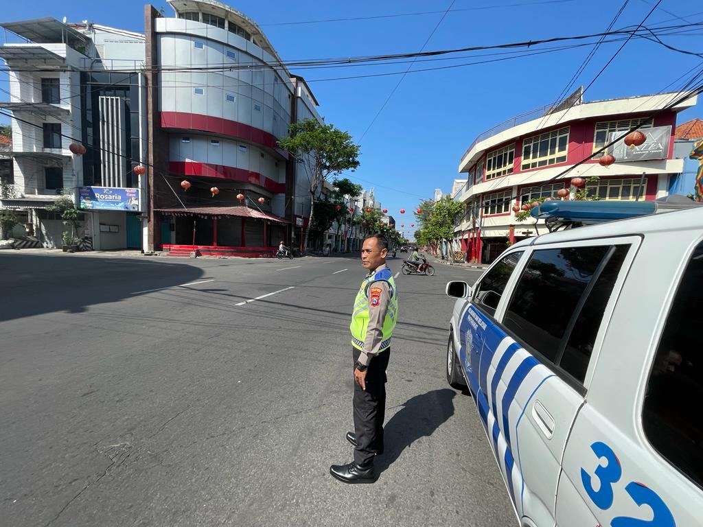 Personil Polsek Pabean Cantikan Lakukan Patroli Harkamtibmas di Kawasan Sentra Ekonomi
