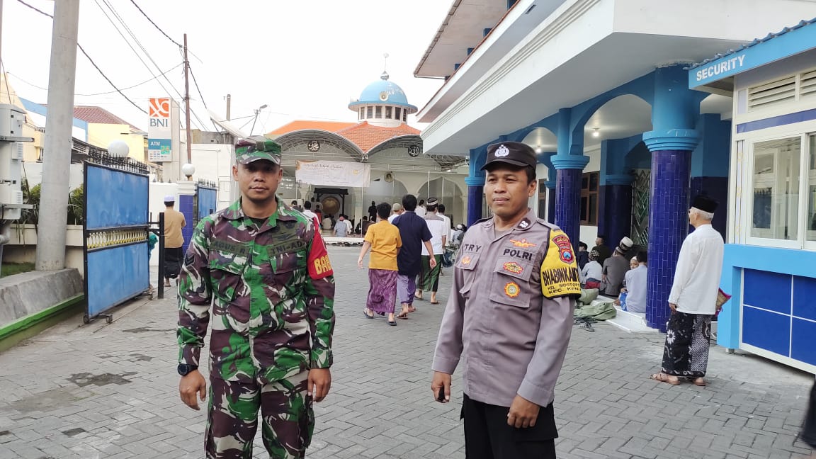 Polsek Semampir Laksanakan PAM Sholat Idul Adha, Terpantau Situasi Aman Terkendali
