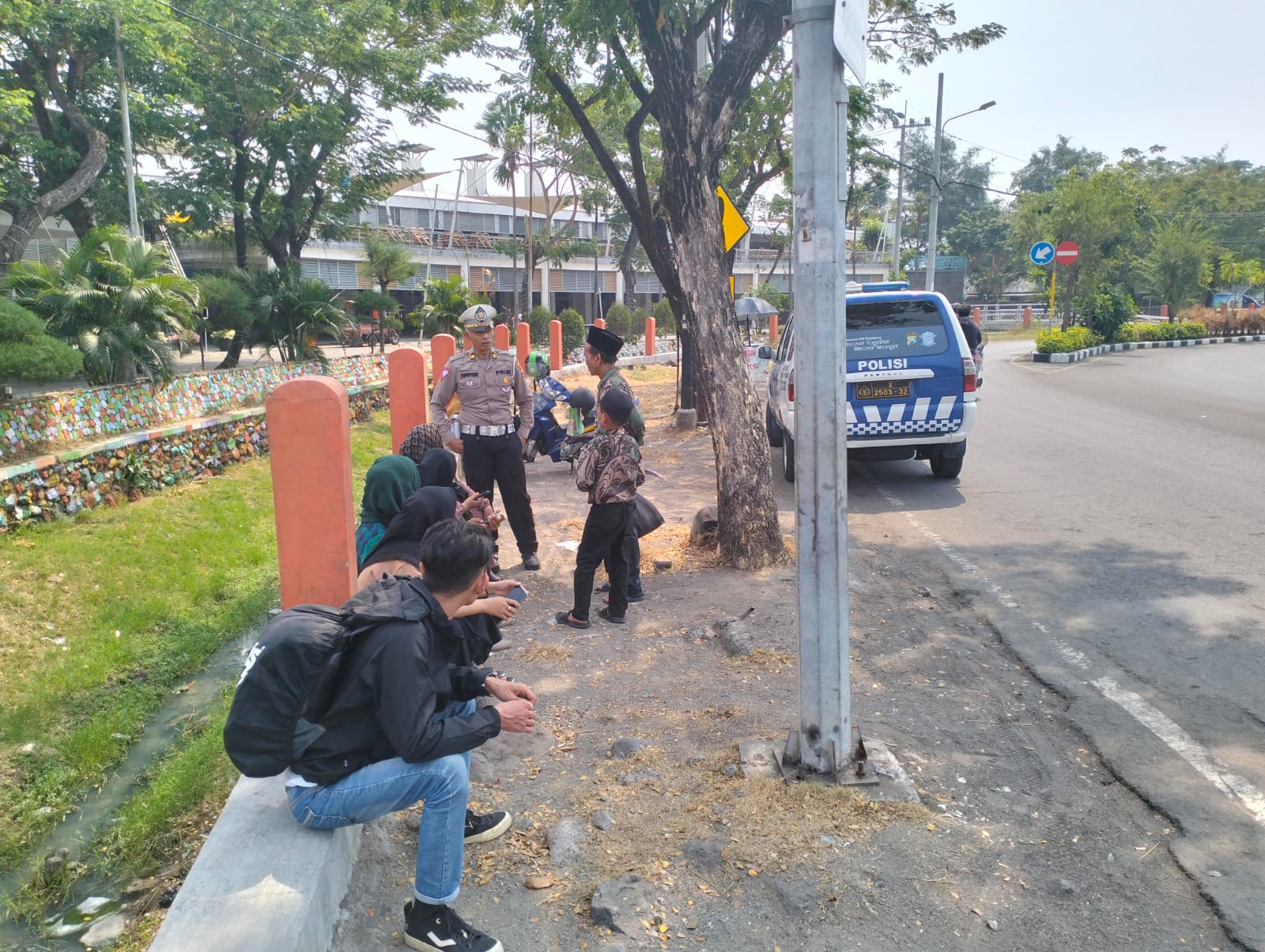 Polsek Kenjeran Laksanakan Patroli Pemantauan 3 Cepu di Sekitar Taman Suroboyo