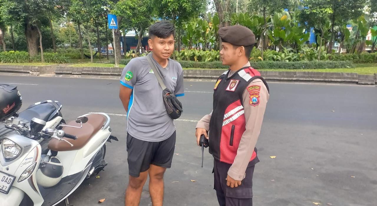 Polres Pelabuhan Tanjung Perak Rutin Laksanakan Patroli Dialogis, Sampaikan Pesan Harkamtibmas dan Kerawanan 3C