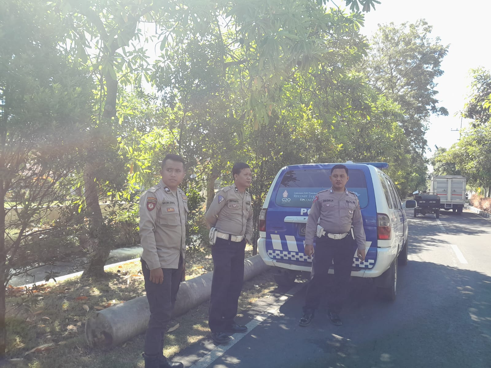 Polsek Kenjeran Melaksanakan Patroli Pantau Kewilayahan untuk Mengantisipasi 3C di Jalan Sukolilo Larangan