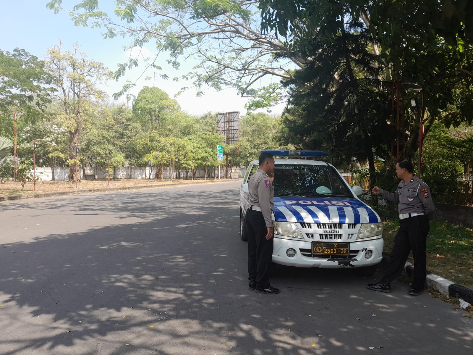 Polsek Kenjeran Antisipasi Adanya Tindak Kerawanan Melalui Patroli di Tempat Wisata