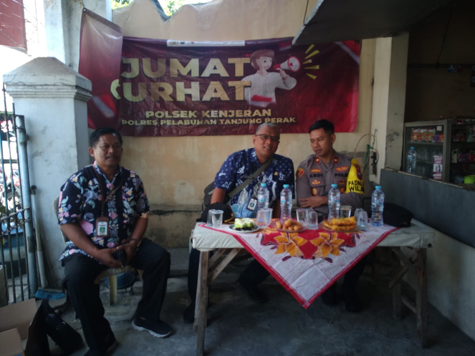 Polsek Kenjeran Laksanakan Acara Jumat Curhat, Sampaikan Pesan Kamtibmas Kepada Masyarakat