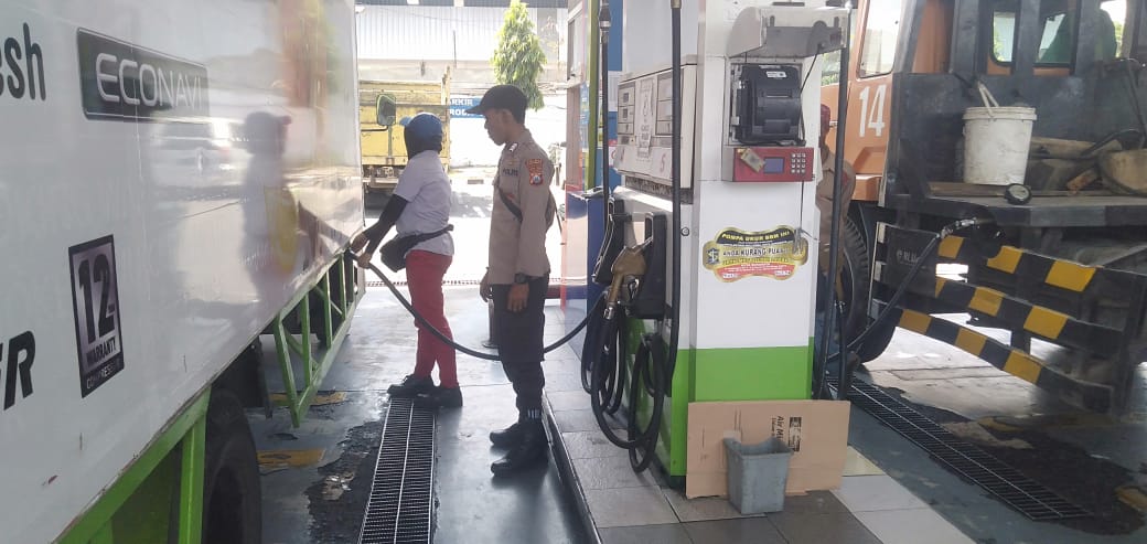 Polsek Asemrowo Cek Situasi dan Kondisi di SPBU, Antisipasi Adanya Potensi Kerawanan