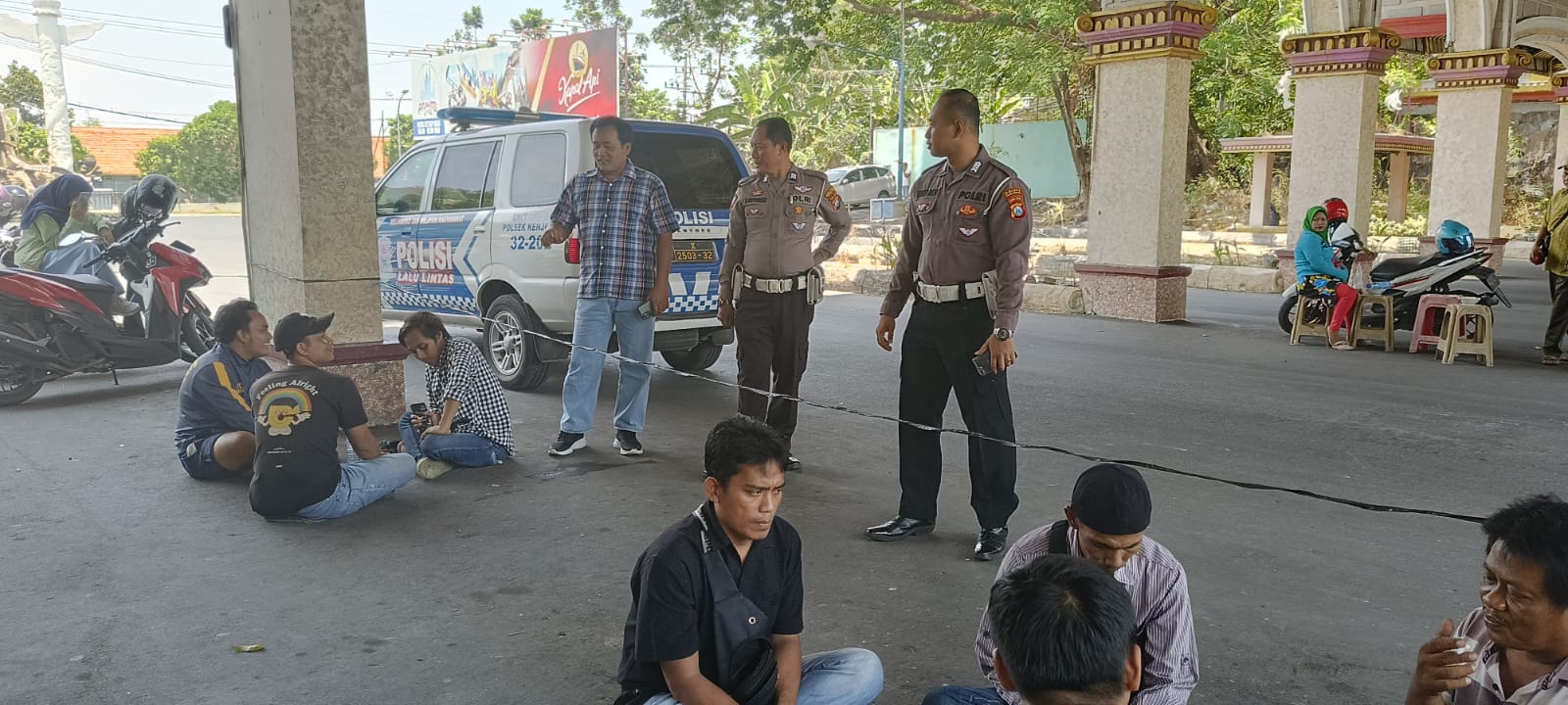 Polsek Kenjeran Melaksanakan Patroli Keamanan Antisipasi Kerawanan 3C di Taman Wisata Kenjeran