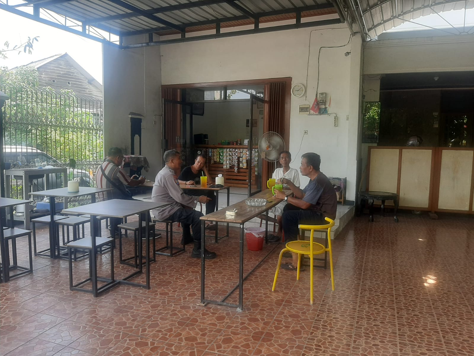Polsek Krembangan Laksanakan Sambang Warga, Sampaikan pesan Harkatibmas