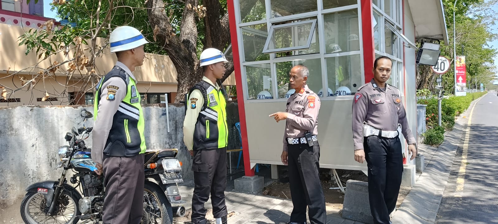 Patroli Polsek Kenjeran Cegah 3 Cepu, Dialogis dengan Security Pakuwon City
