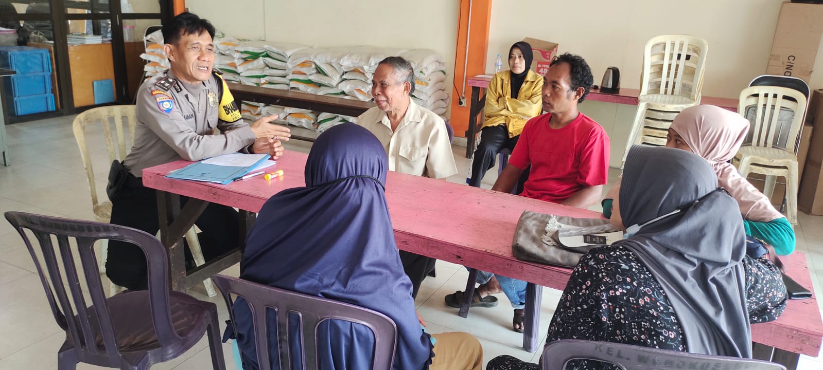 Polsek Semampir Gencar Sosialisasi Warga Agar Selektif dan Bijak dalam Menanggapi Berita