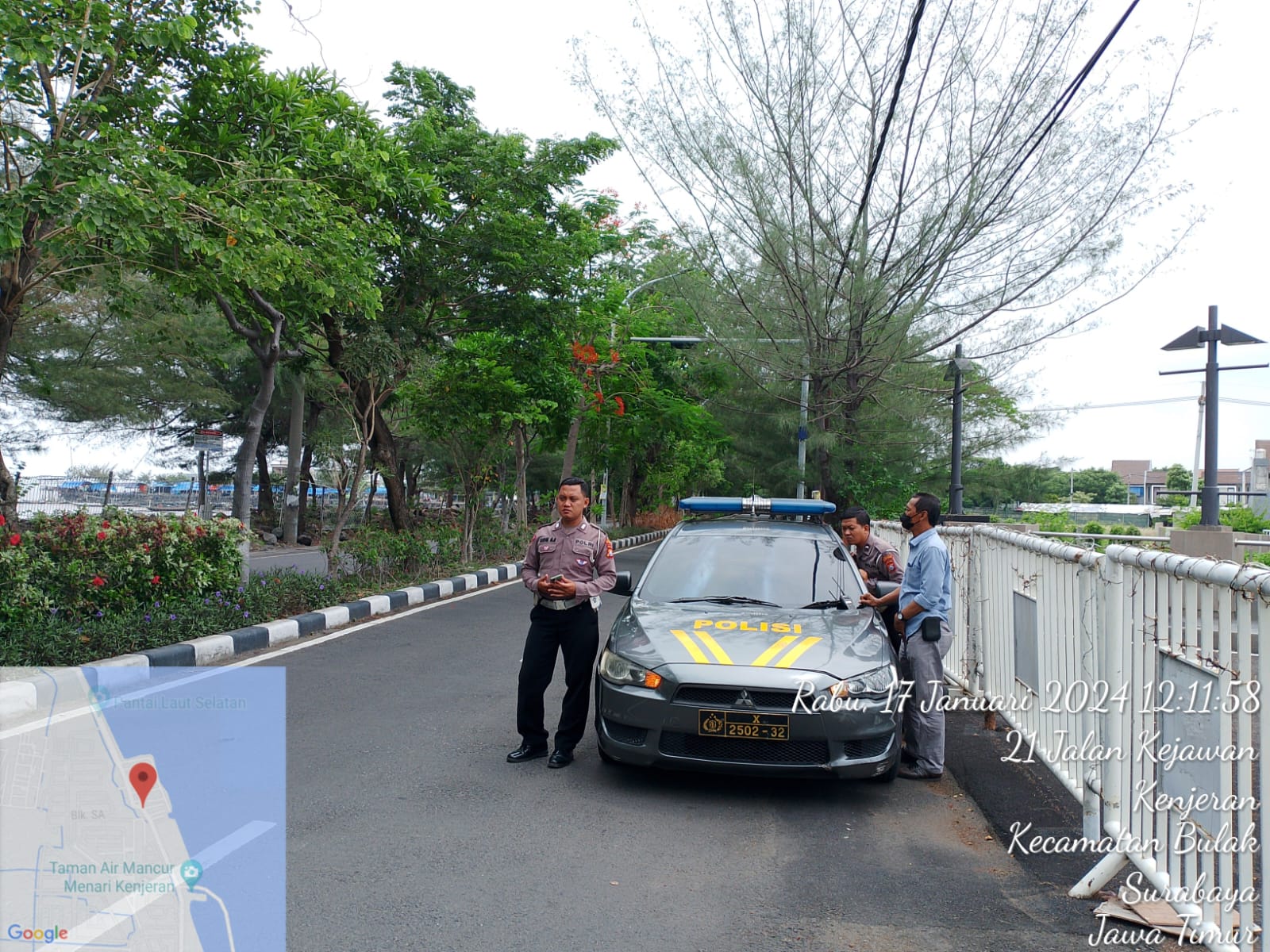 Polsek Kenjeran Melaksanakan Patroli Keamanan di Wisata Pantai, Cegah Adanya Tindak 3C