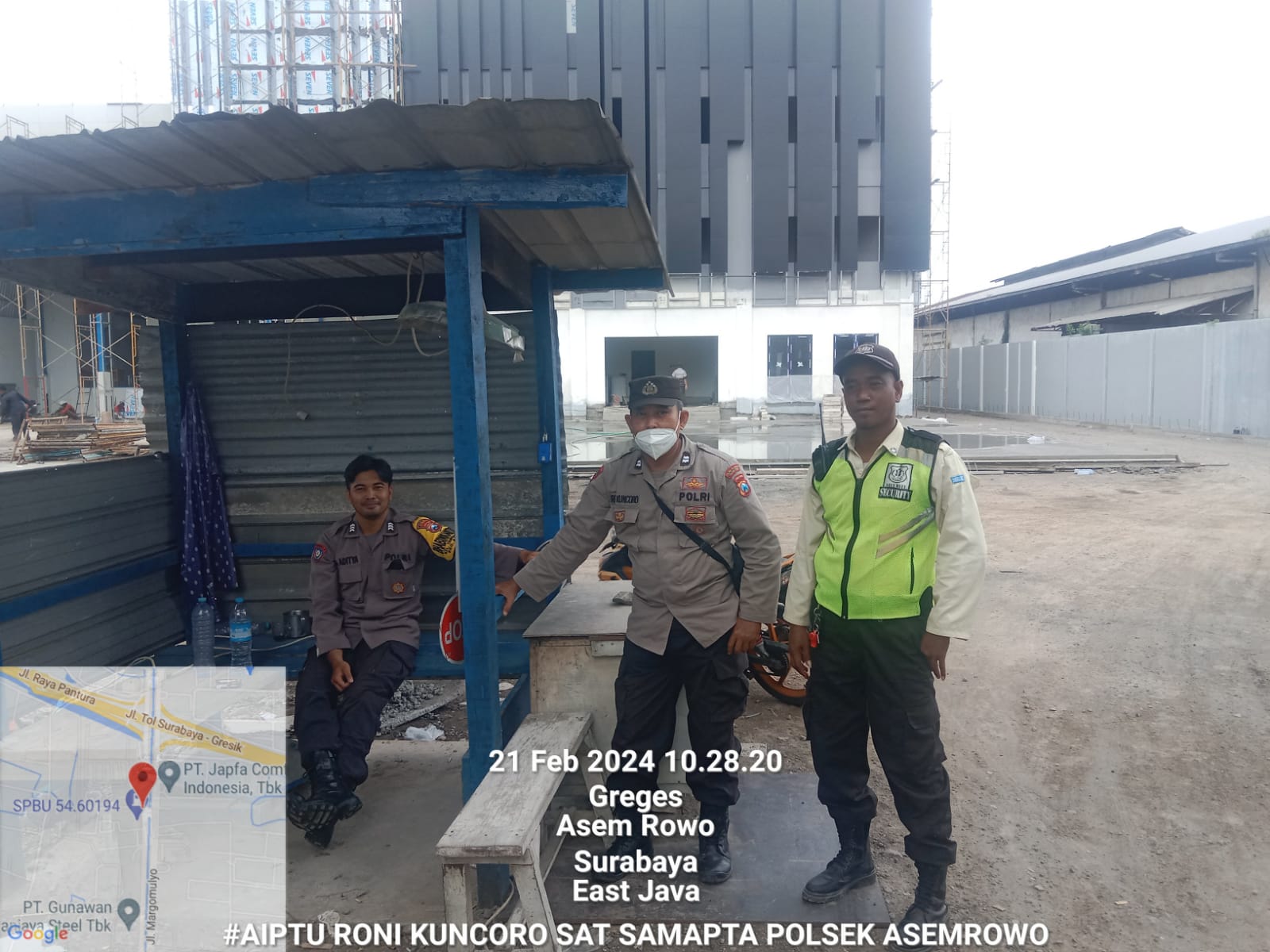 Polsek Kenjeran dan Piket Fungsi Pastikan Keamanan Penghitungan Suara di Kecamatan Kenjeran