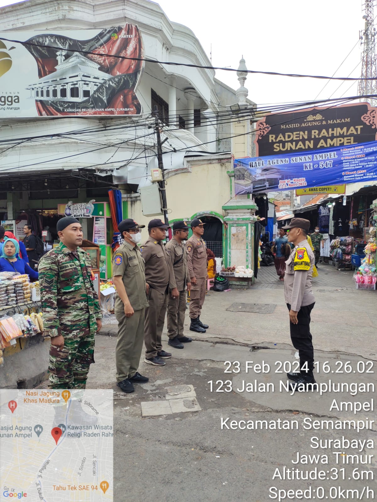 Patroli Gabungan 3 Pilar di Sekitar Masjid Agung Sunan Ampel, Situasi Tertib dan Aman