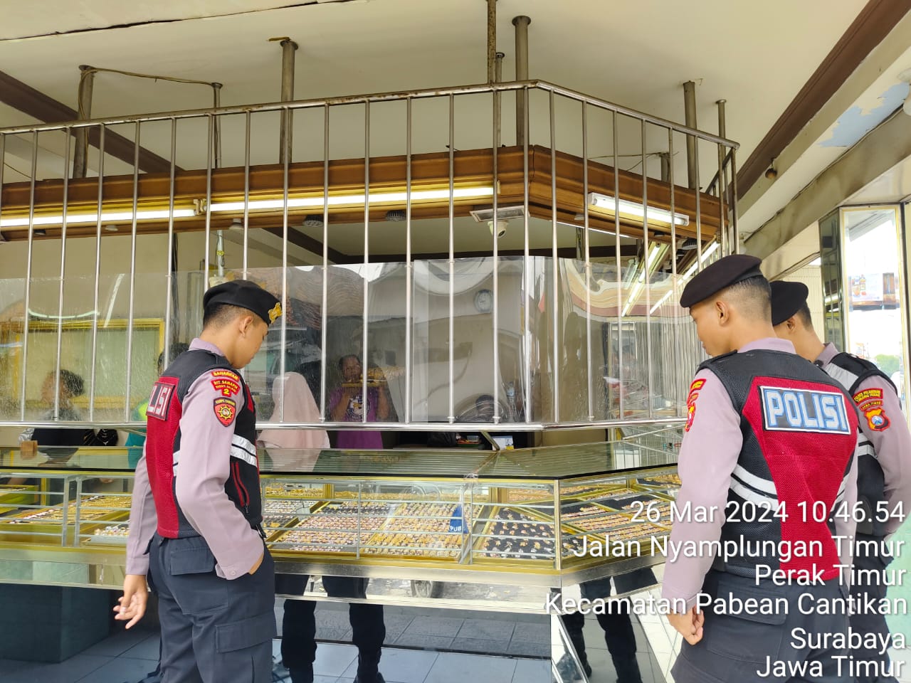 Sat Samapta Polres Pelabuhan Tanjung Perak Aktifkan Patroli Kalim Ramadhan, Ajak Pegawai Toko Waspada 3C