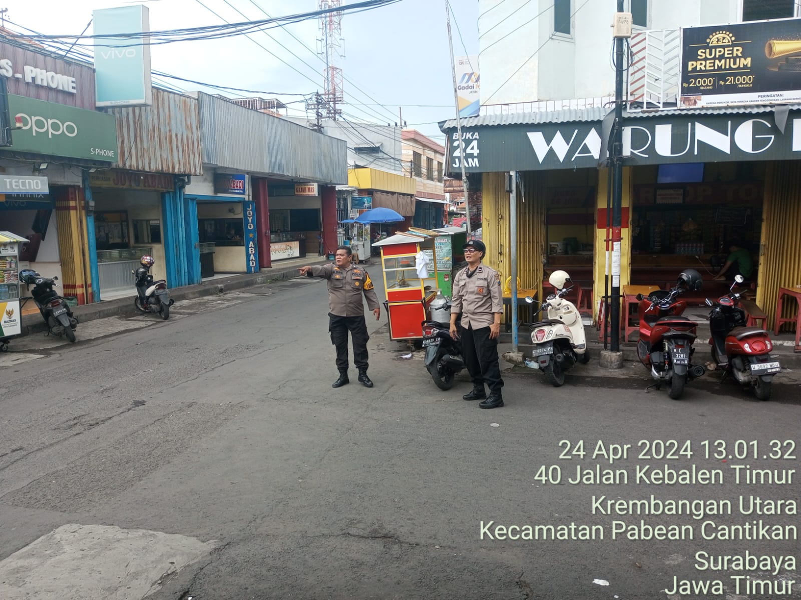 Polsek Pabean Cantikan Lakukan Pemantauan Arus Lalin di Jalan Kebalen Timur