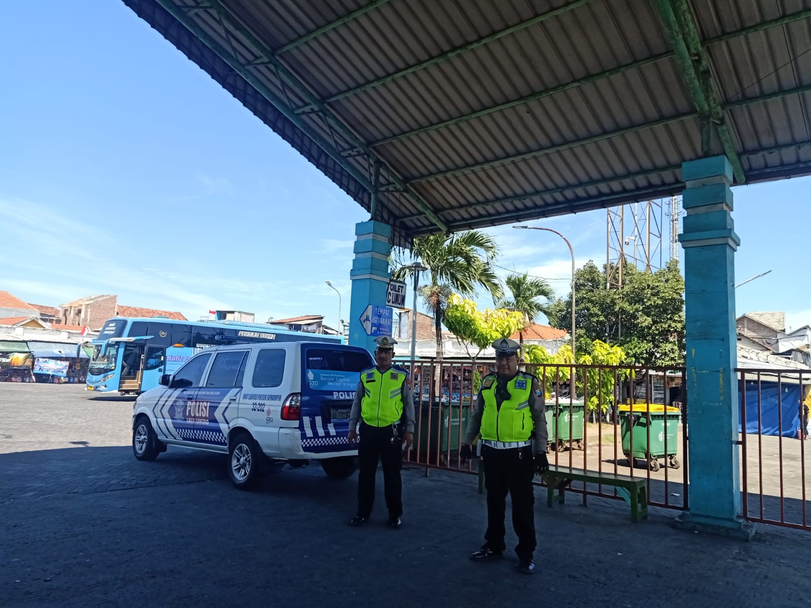 Polsek Semampir Melaksanakan Patroli Keamanan Waspada Kerawanan 3C di Terminal Ampel